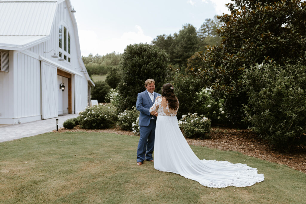 Beautiful indoor wedding venue scene. 