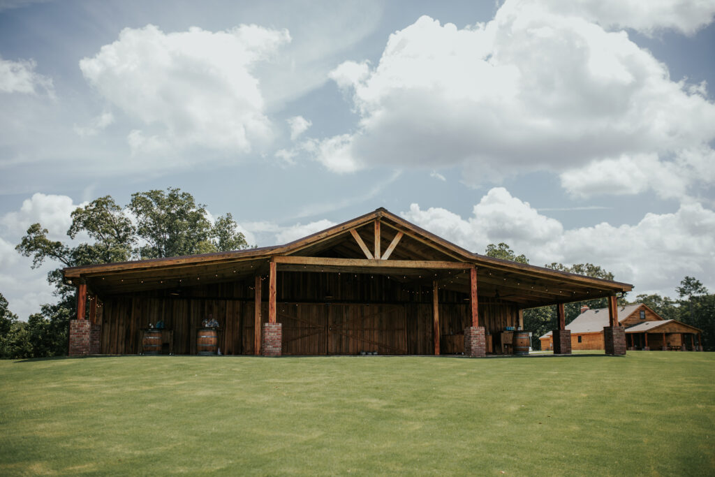 Beautiful indoor wedding venue scene. 