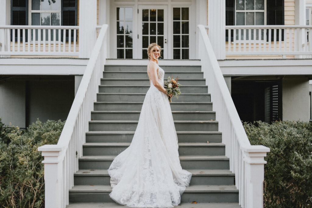 Beautiful indoor wedding venue scene. 